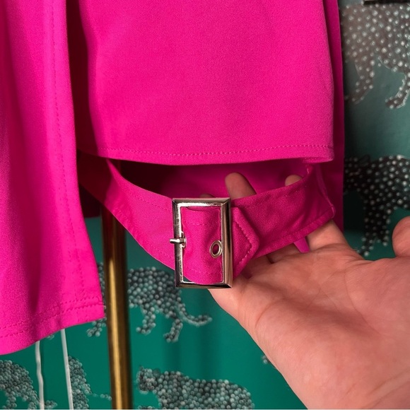 NWOT Hot Pink Barbie Core Punk Mini Skort with Adjustable Thigh Buckle Size M - Picture 3 of 12